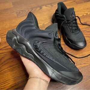 2025 Nike Giannis Immortality 4 'Triple Black' size 8